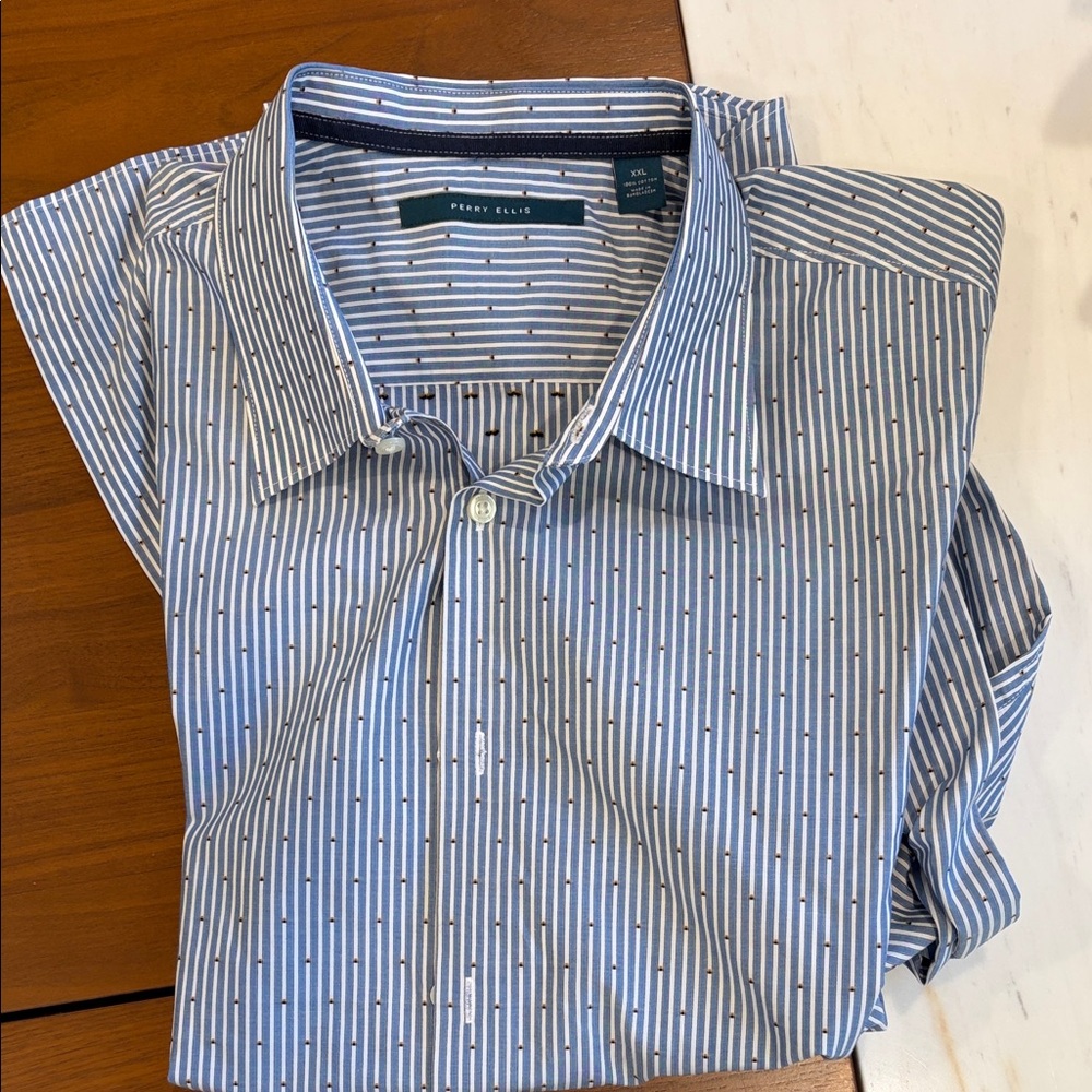 Perry Ellis Men's Blue and White Patterned Shirt